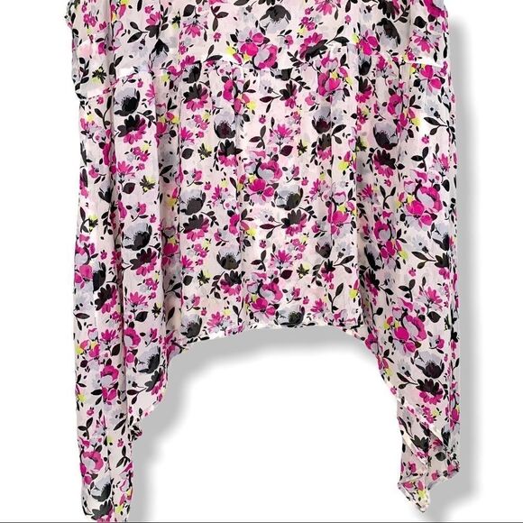 Torrid FLORAL CHIFFON SHARKBITE TANK TOP - Picture 4 of 8